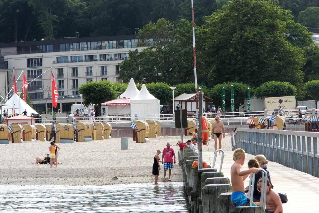 Traveloge mit SCHWIMMBAD und SAUNA Lübeck Exterior foto
