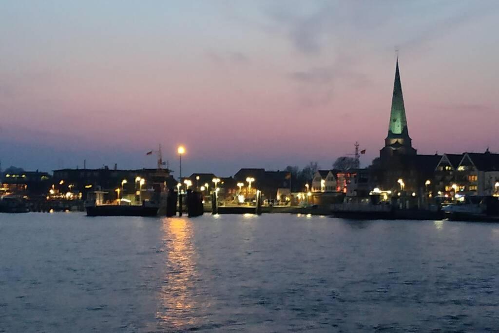 Traveloge mit SCHWIMMBAD und SAUNA Lübeck Exterior foto